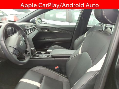 Used 2025 Toyota Camry SE FWD image 6