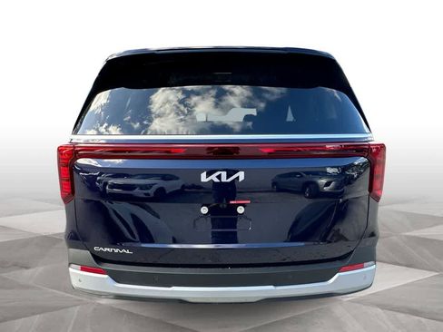 New 2026 Kia Carnival LX FWD image 7