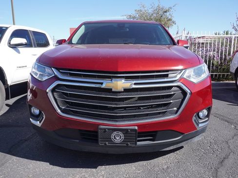 Used 2021 Chevrolet Traverse LT AWD/4WD image 3