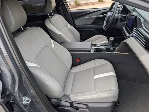 Used 2025 Toyota Camry SE image 8