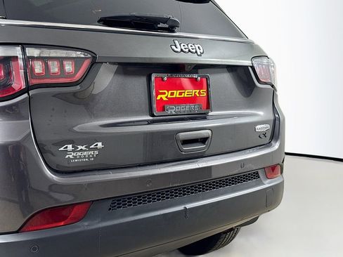 Used 2017 Jeep Compass Latitude w/ Popular Equipment Group image 29