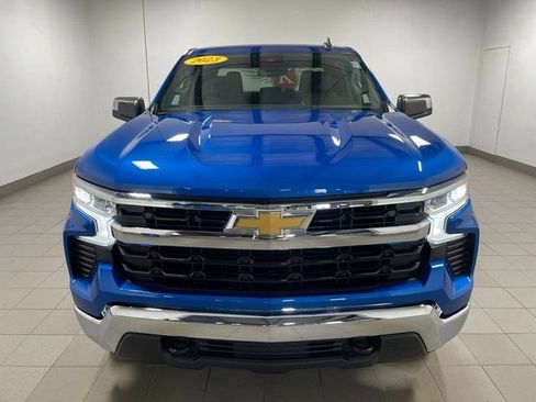 Used 2023 Chevrolet Silverado 1500 LT AWD/4WD image 2