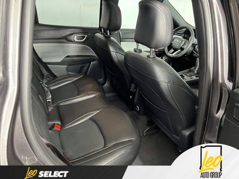 Used 2023 Jeep Compass Latitude w/ Sun and Sound Group AWD/4WD image 21