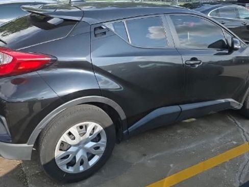Used 2020 Toyota C-HR LE FWD image 5