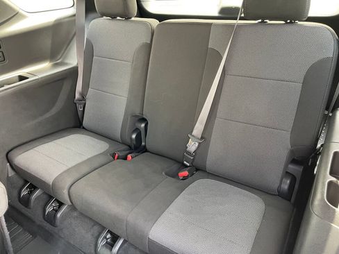 Used 2023 Chevrolet Traverse LT FWD image 22