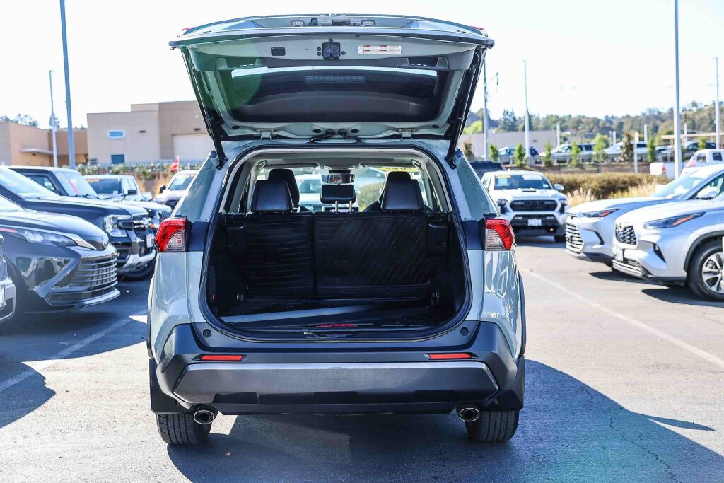Certified 2020 Toyota RAV4 TRD Off-Road AWD/4WD image 26