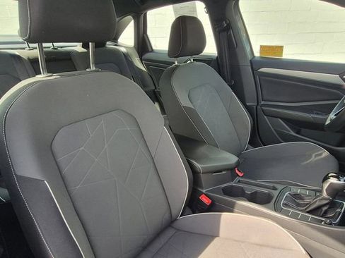Used 2025 Volkswagen Jetta Sport FWD image 4