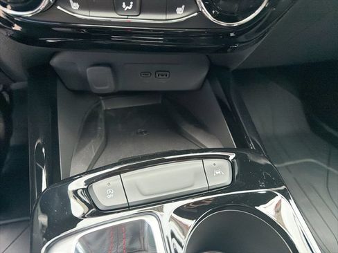 New 2026 Chevrolet Trax RS w/ Sunroof Package FWD image 25