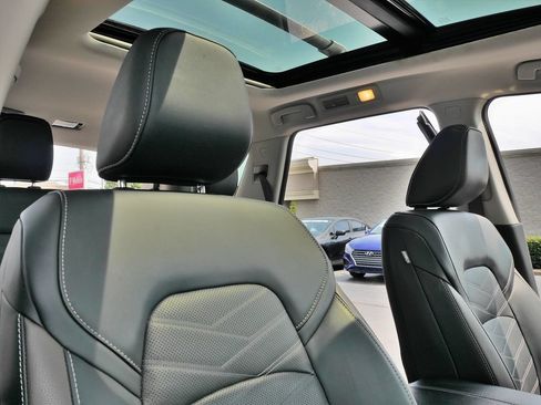 Used 2023 Nissan Pathfinder Platinum AWD/4WD image 12