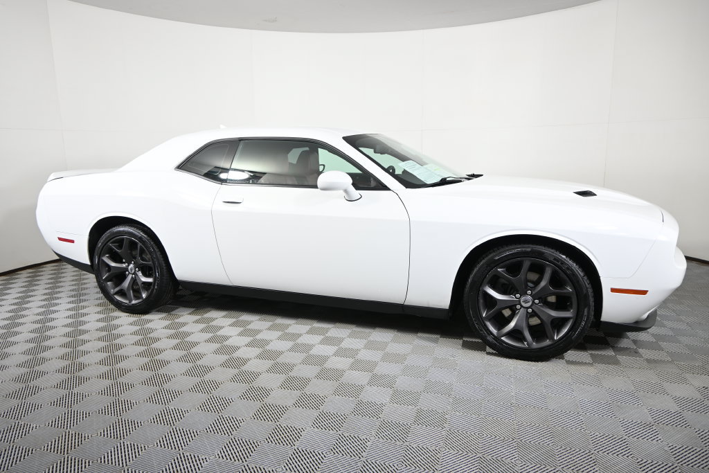 Used 2019 Dodge Challenger SXT w/ Plus Package RWD image 8
