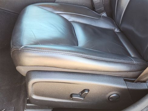 Used 2023 Chrysler 300 Touring L w/ Popular Equipment Group image 33