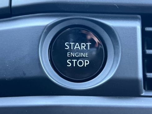 New 2025 Nissan Pathfinder S image 28