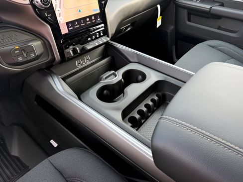 New 2026 RAM 3500 Big Horn AWD/4WD image 22