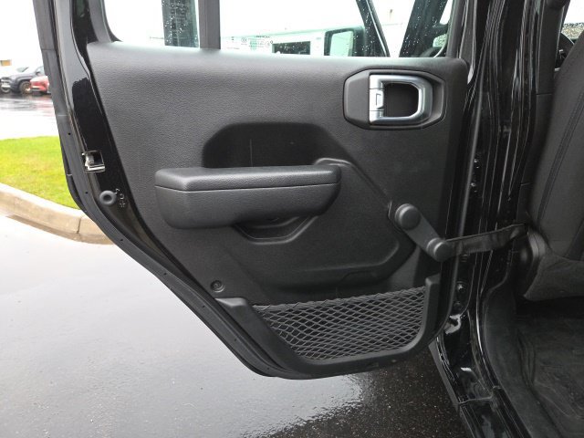 Used 2023 Jeep Wrangler Unlimited Sport AWD/4WD image 12