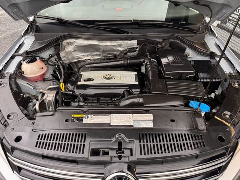 Used 2017 Volkswagen Tiguan S image 27