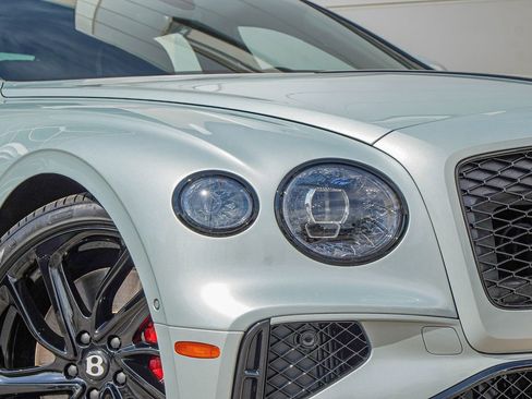 New 2026 Bentley Flying Spur Plug-In Hybrid AWD/4WD image 9