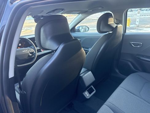New 2025 Kia K4 LXS image 18