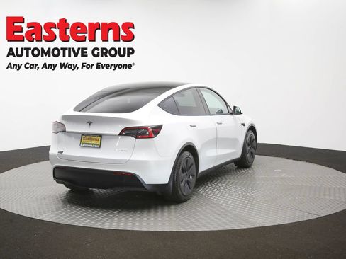 Used 2021 Tesla Model Y Long Range AWD/4WD image 35