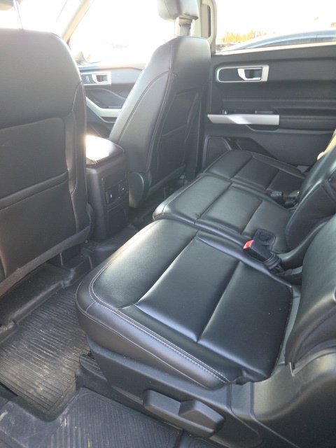Used 2024 Ford Explorer XLT w/ Equipment Group 202A AWD/4WD image 12