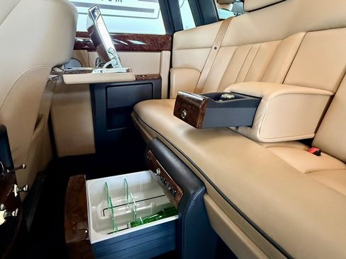 Used 2015 Rolls-Royce Phantom Sedan RWD image 32