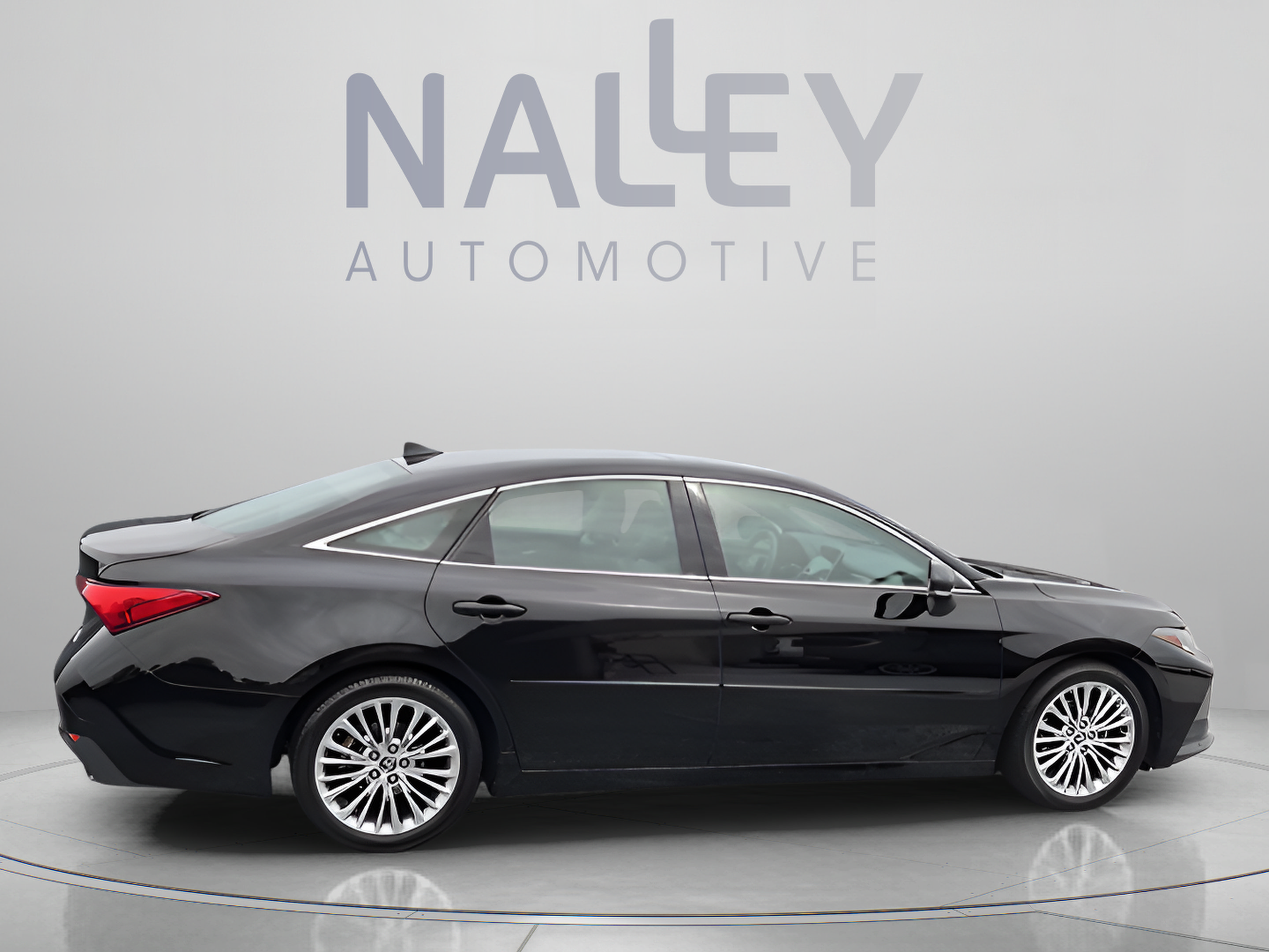 Used 2020 Toyota Avalon Limited FWD image 6