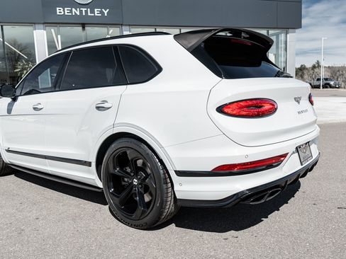 Certified 2022 Bentley Bentayga image 9
