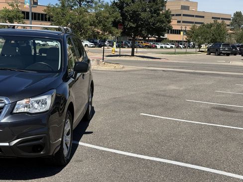 Used 2018 Subaru Forester 2.5i AWD/4WD image 2
