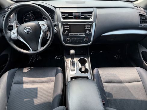 Used 2017 Nissan Altima 2.5 SR w/ Midnight Edition Package FWD image 6