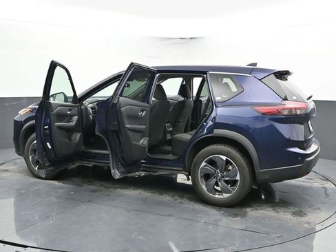 Used 2025 Nissan Rogue SV image 46