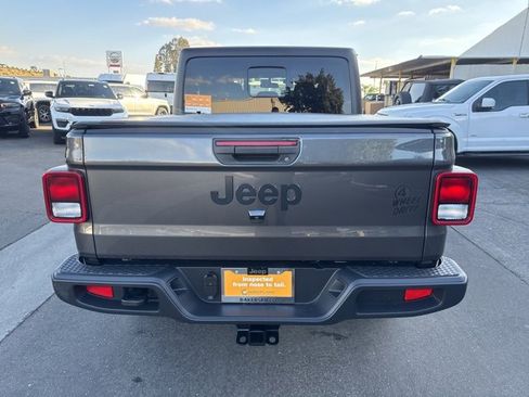 Certified 2022 Jeep Gladiator Sport image 4