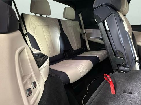 Used 2021 BMW X7 xDrive40i w/ M Sport Package image 35