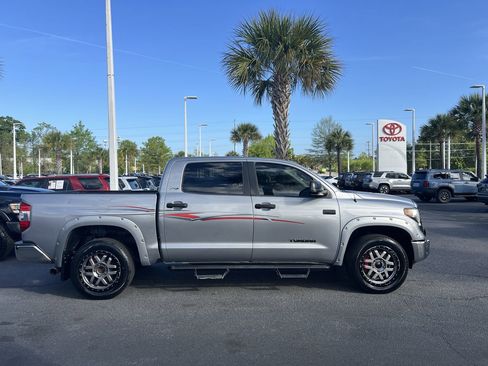 Used 2018 Toyota Tundra SR5 w/ SR5 Upgrade Package image 11