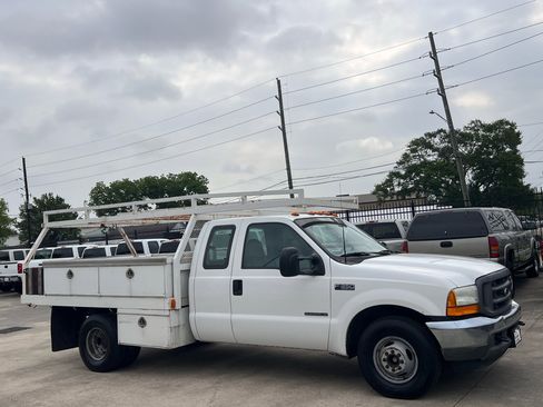 Used 2001 Ford F350 XL image 9