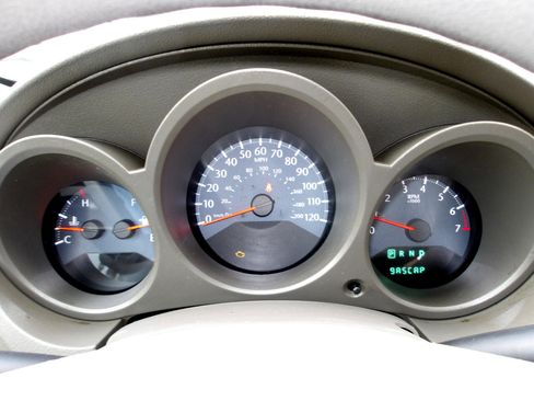 Used 2010 Chrysler Sebring Touring image 15