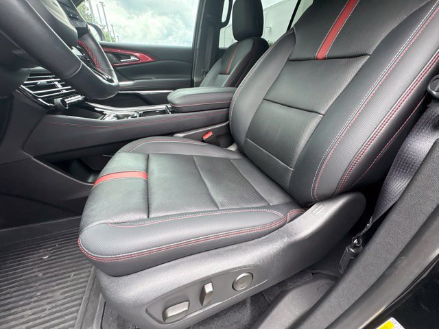 Used 2025 Chevrolet Traverse RS AWD/4WD image 11