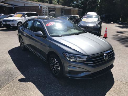 Used 2021 Volkswagen Jetta image 3