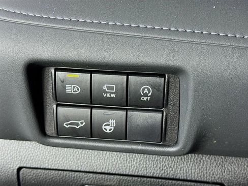 Used 2023 Toyota Highlander Platinum image 14