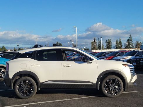 New 2026 Nissan Kicks SR image 20