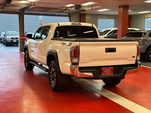 Certified 2023 Toyota Tacoma TRD Off-Road AWD/4WD image 5