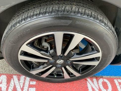 Used 2019 Nissan Kicks SV image 9