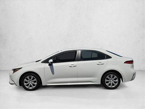 Used 2025 Toyota Corolla LE FWD image 9