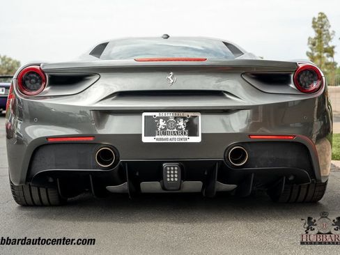 Used 2017 Ferrari 488 GTB RWD image 6