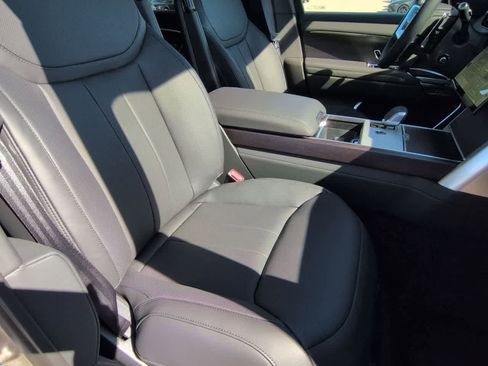 New 2026 Land Rover Range Rover Long Wheelbase SE AWD/4WD image 13