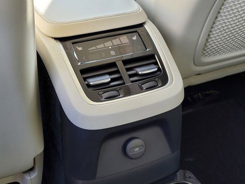 Certified 2023 Volvo XC90 T8 Plus w/ Protection Package Premier image 15