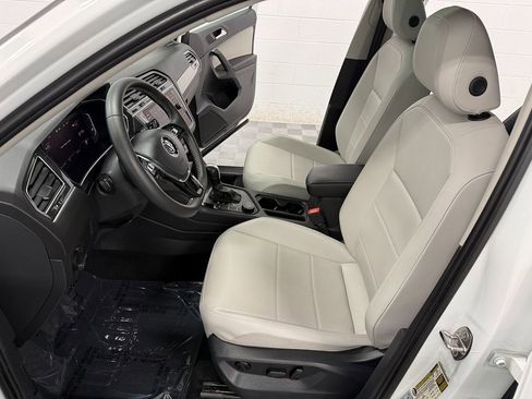 Used 2021 Volkswagen Tiguan SEL w/ 2-Row Tiguan MDO Package image 10
