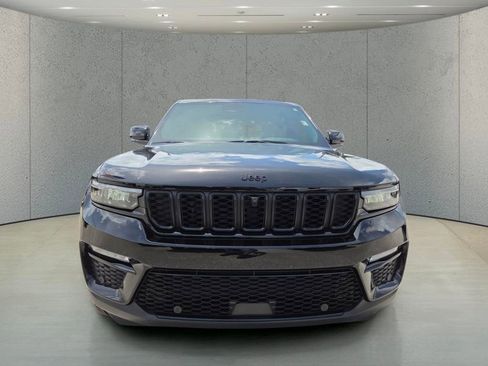 Used 2025 Jeep Grand Cherokee Limited w/ Luxury Tech Group II AWD/4WD image 8