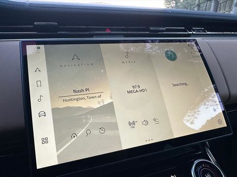 Used 2023 Land Rover Range Rover Sport SE image 13