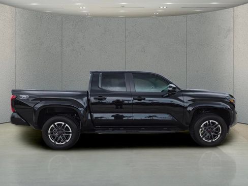 Used 2024 Toyota Tacoma TRD Sport w/ TRD Sport Upgrade Package RWD image 3