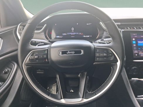 Used 2024 Jeep Grand Cherokee L Altitude RWD image 18
