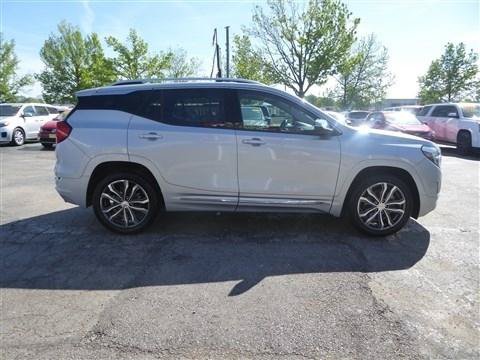 Used 2019 GMC Terrain Denali w/ Driver Alert Package II FWD image 6